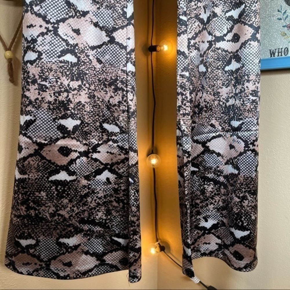 MILK & HONEY Junior’s High Waist Snakeskin Flair Pants - Medium - Picture 8 of 9